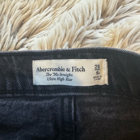 Abercrombie and Fitch 90s Straight Ultra High Rise Black Jeans - Picture 5 of 7